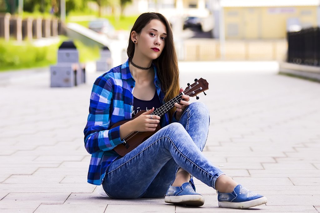 young woman, ukulele, portrait of a girl-2988629.jpg